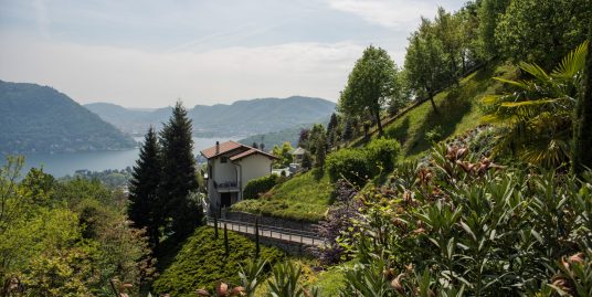 Terreno edificabile con vista lago panoramica in vendita a Cernobbio