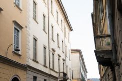 Bilocale storico in vendita vicino piazza duomo, Como