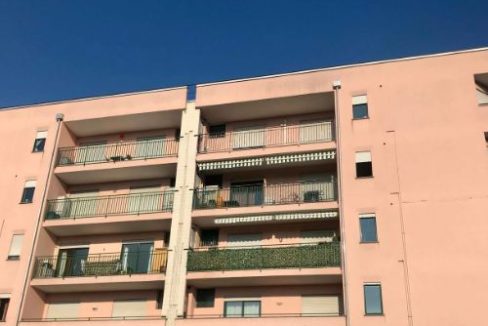 Vendesi: Appartamento bilocale a Como Camerlata -1