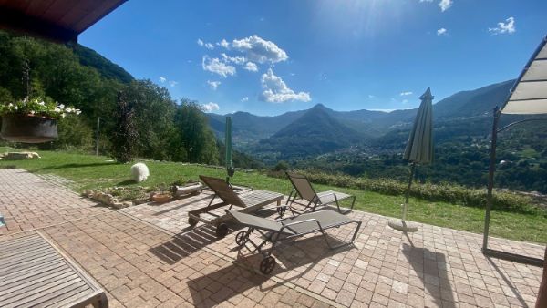 villa in Val d'Intelvi con giardino e vista panoramica- 9