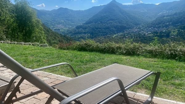 villa in Val d'Intelvi con giardino e vista panoramica- 11