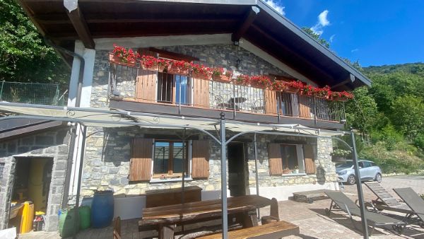 villa in Val d'Intelvi con giardino e vista panoramica- 16