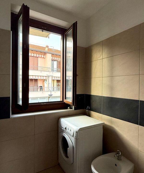 Il tuo spazio ideale ti aspetta: bilocale a Lurate completamente rinnovato