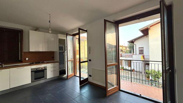 Un nuovo inizio parte da qui: bilocale a Lurate pronto da vivere