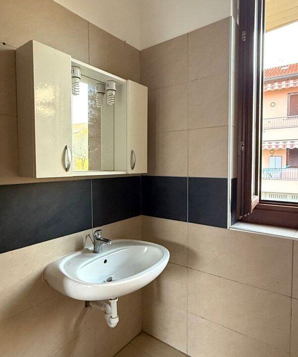 Vivi il comfort quotidiano in un bilocale a Lurate elegante e funzionale