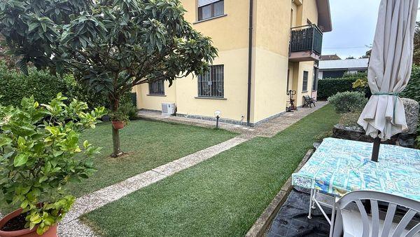 Appartamento ristrutturato a Erba con box auto incluso