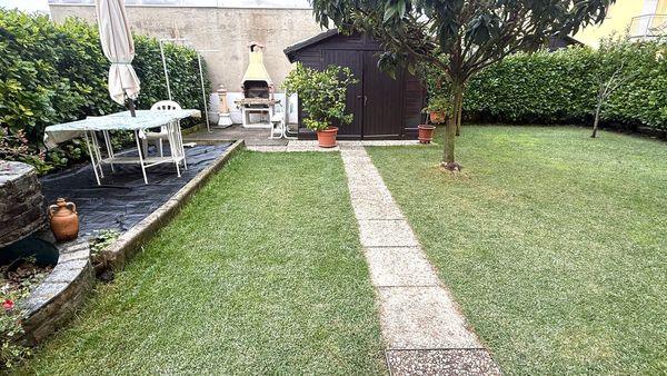 Appartamento ristrutturato a Erba con finiture moderne
