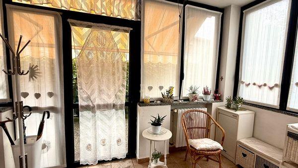 Appartamento ristrutturato a Erba con comfort e stile