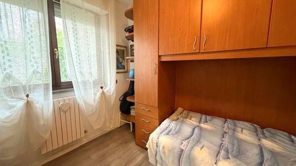 Appartamento ristrutturato a Erba in zona tranquilla