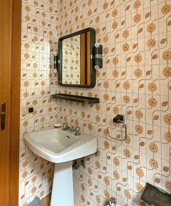 Appartamento luminoso in vendita a Como, zona via Varesina: spazio e serenità