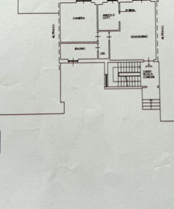 Bilocale in vendita con balcone, box e finiture ristrutturate