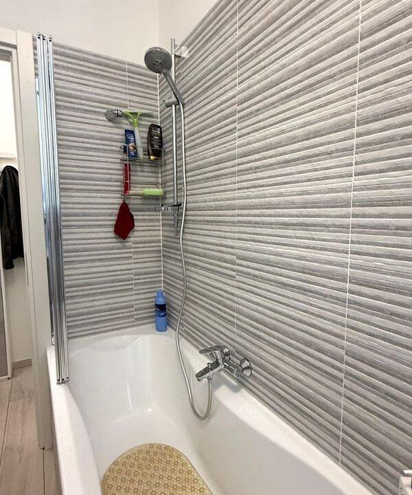 Bilocale ristrutturato con balcone e box – Ideale per vivere sereni