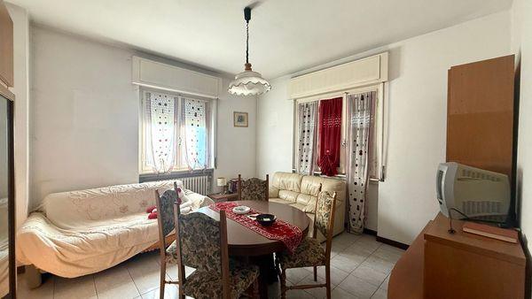 Bifamiliare con giardino in posizione strategica e centrale